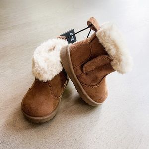 Wonder Nation Tan Kids Boots with Faux Fur